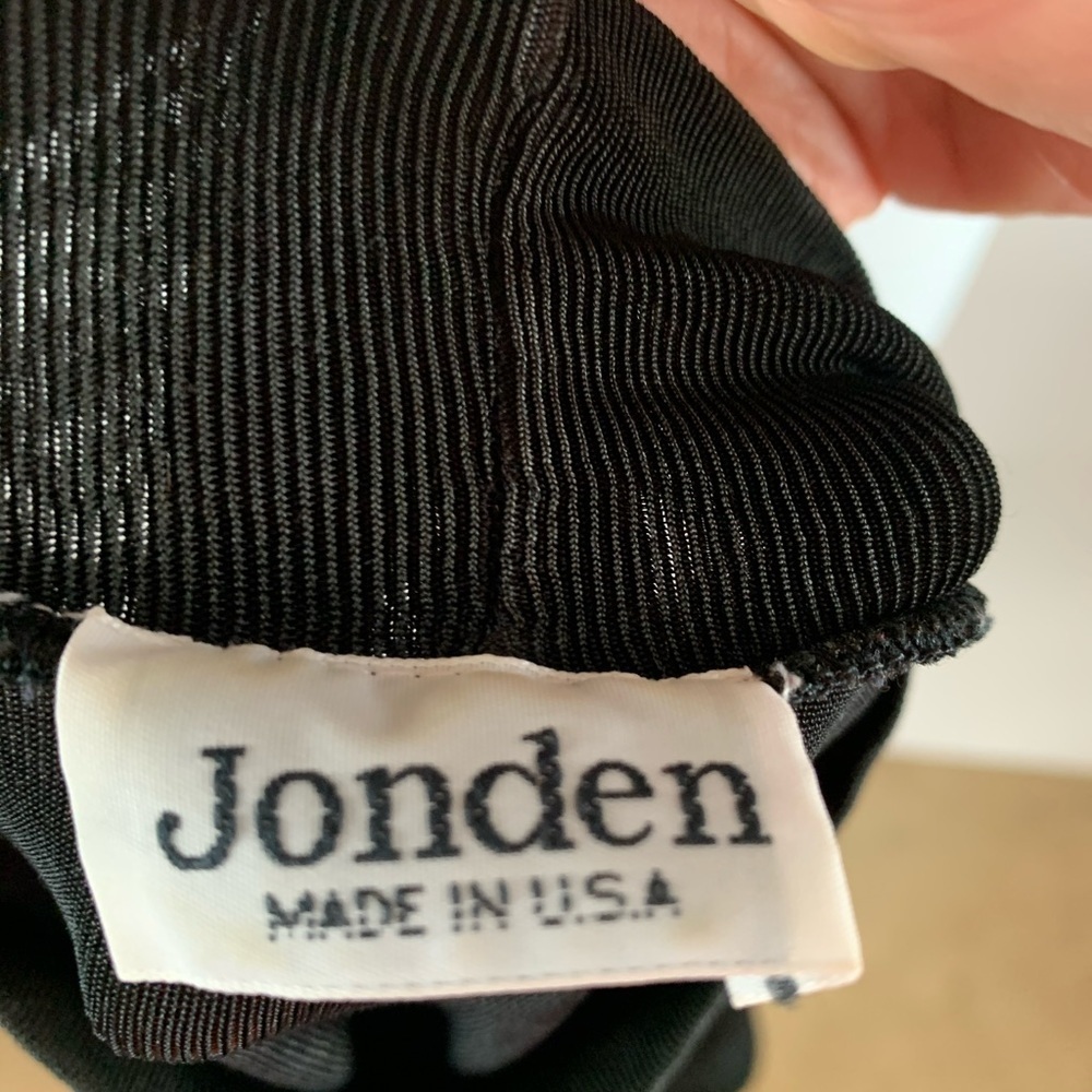 Jonden Mock Neck Short Sleeve Top- Small - Picture 4 of 4